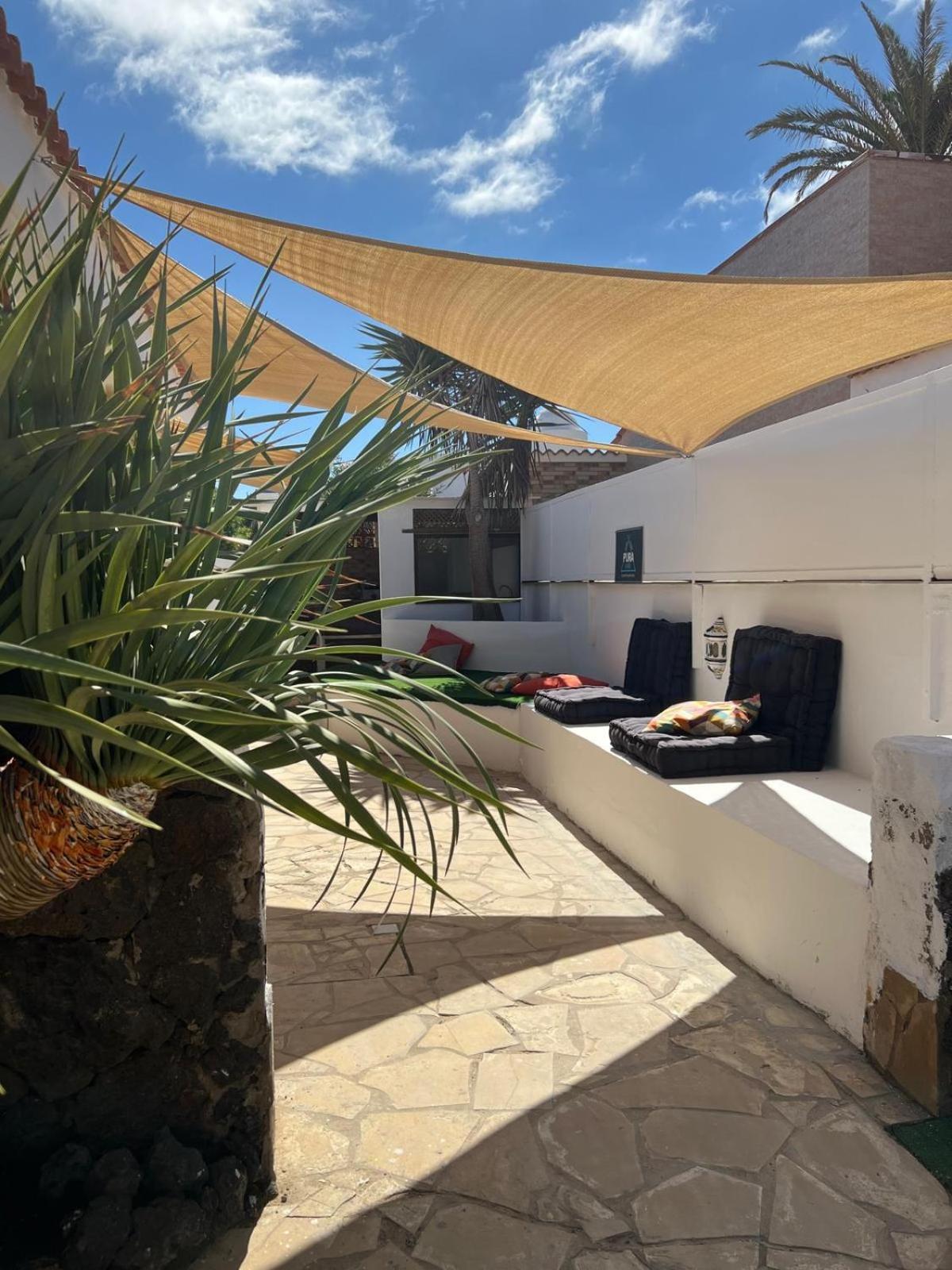 Pura Vida Surf Camp & School Hostel La Oliva Luaran gambar